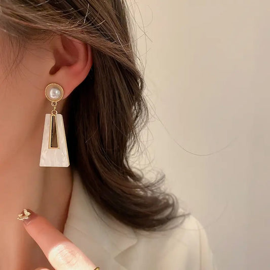 Sigma White Pearl ⚪ Hanging Earring