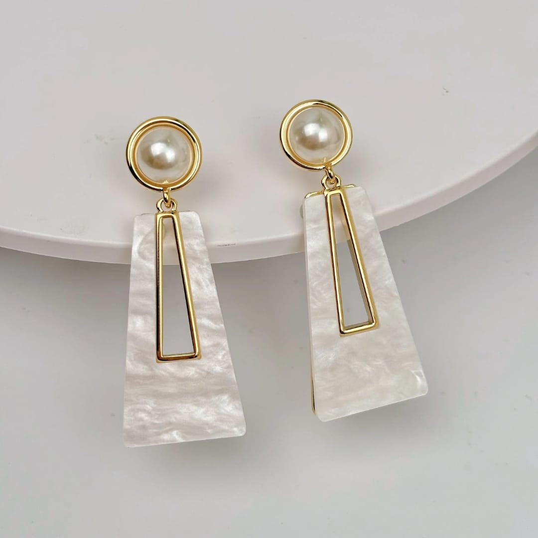 Sigma White Pearl ⚪ Hanging Earring
