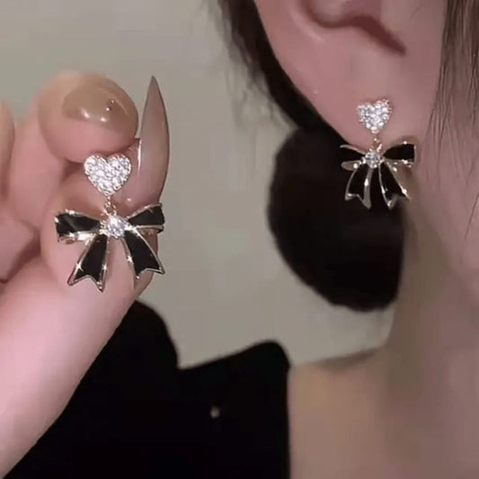 Sigma Crystal Heart With Black blow Korean earring