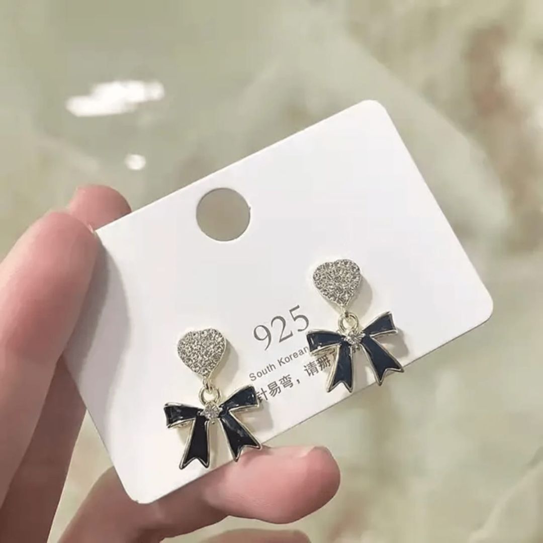 Sigma Crystal Heart With Black blow Korean earring
