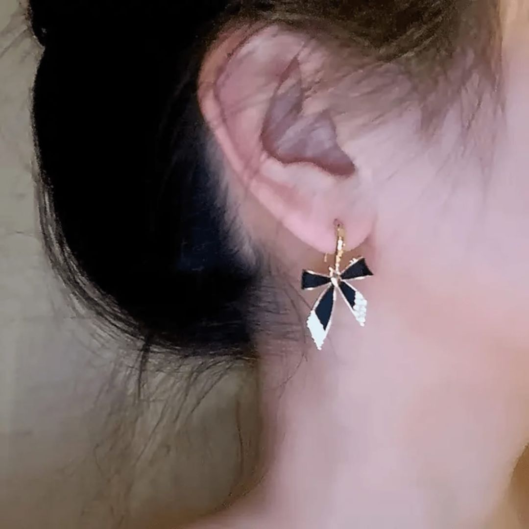 Sigma Korean Crystal Black earring