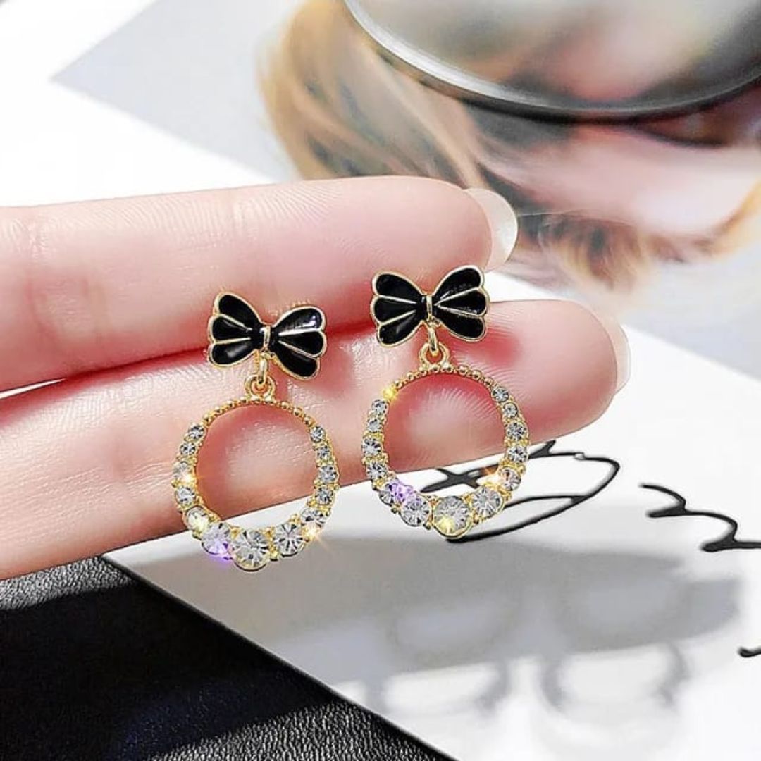 Sigma Minimal Bow Crystal Earrings