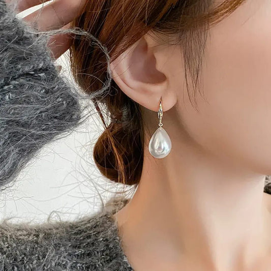 Sigma White Pearl Earring