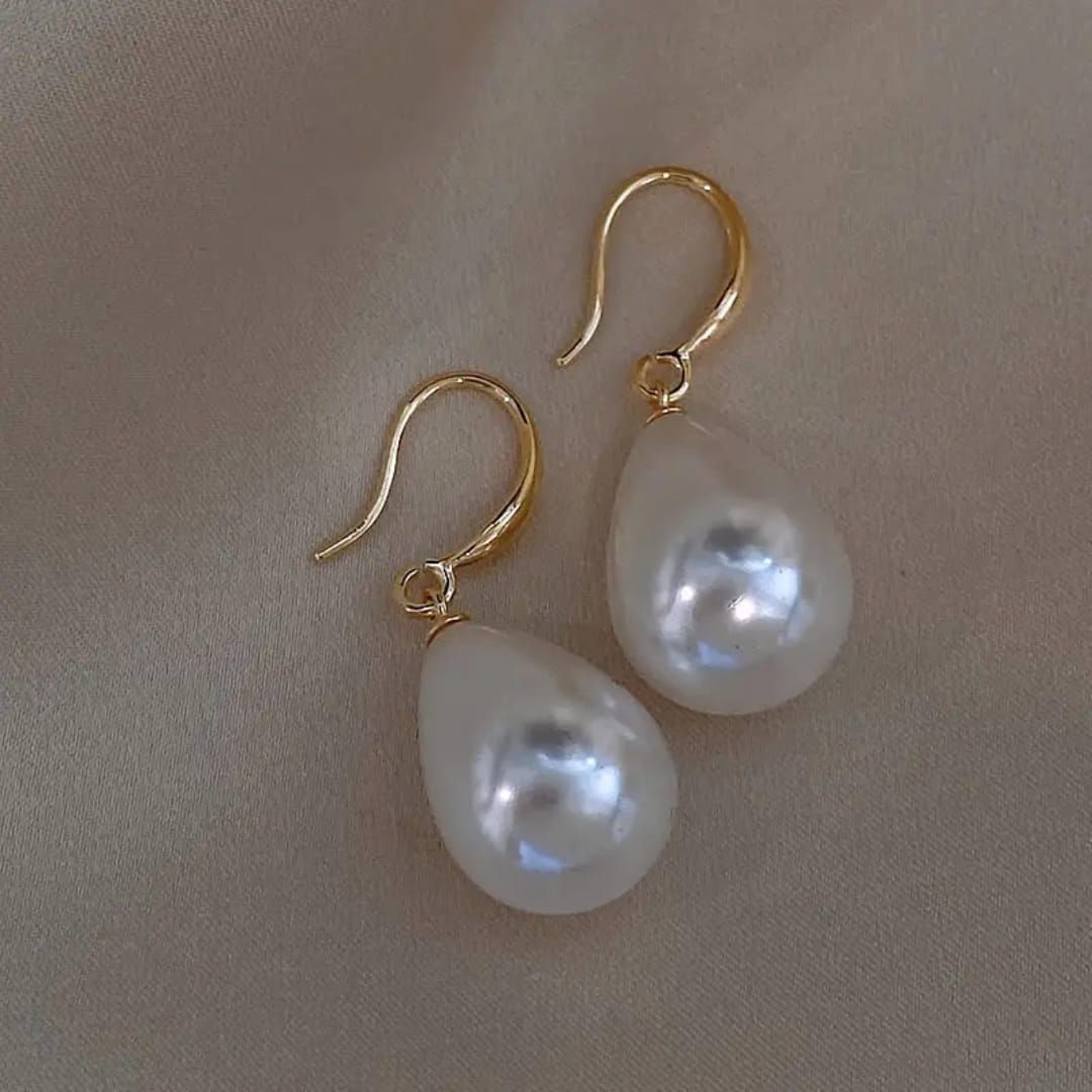 Sigma White Pearl Earring