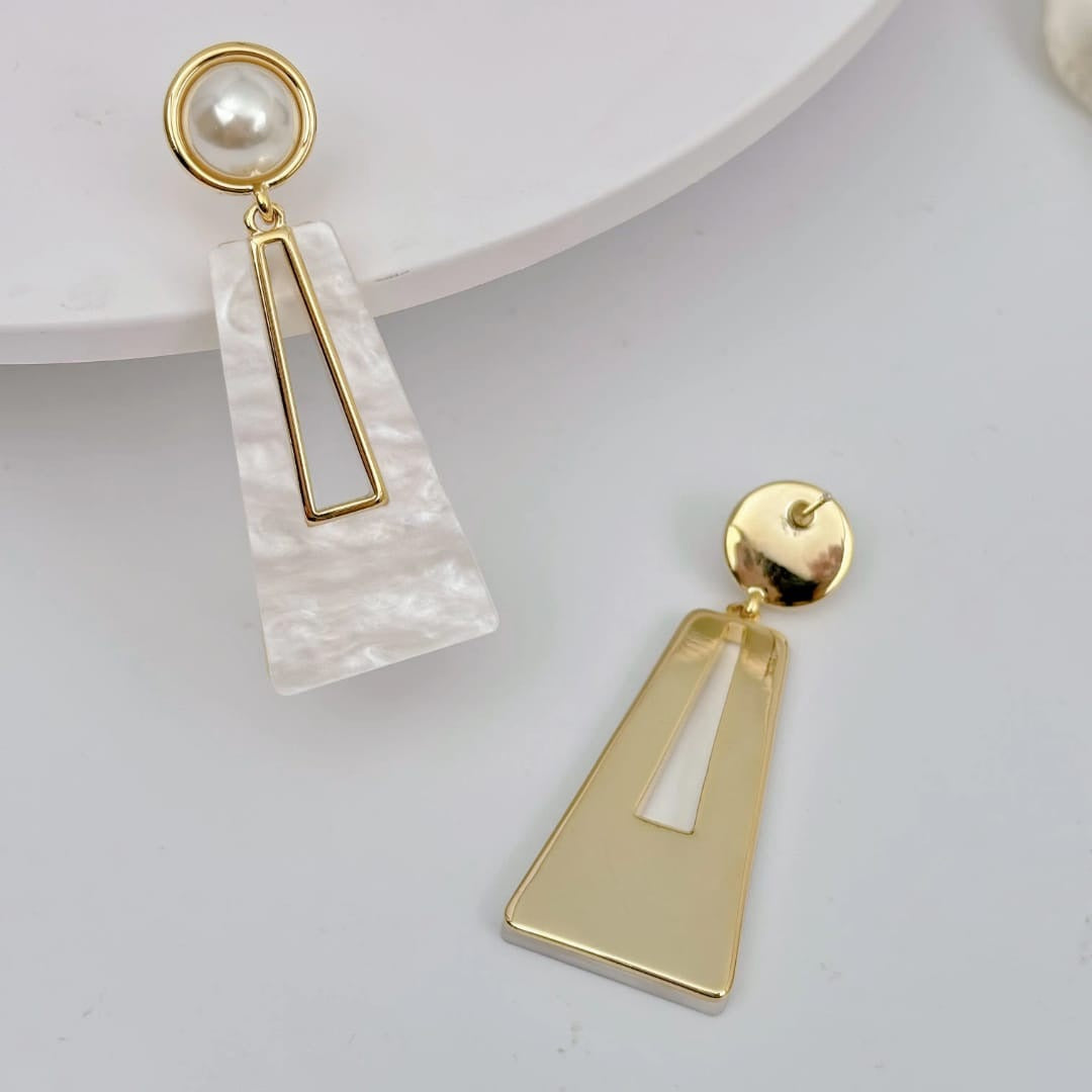 Sigma White Pearl ⚪ Hanging Earring