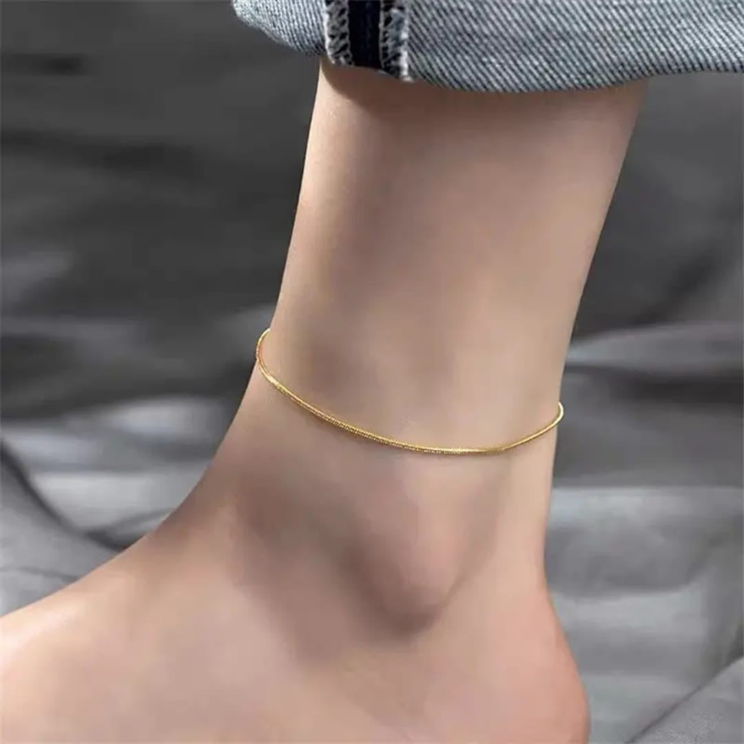 Sigma Minimal flat chain bracelet for women