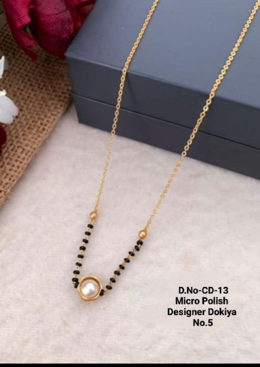 Sigma Jueri Brass Handmade Pearl Minimal Mangalsutra